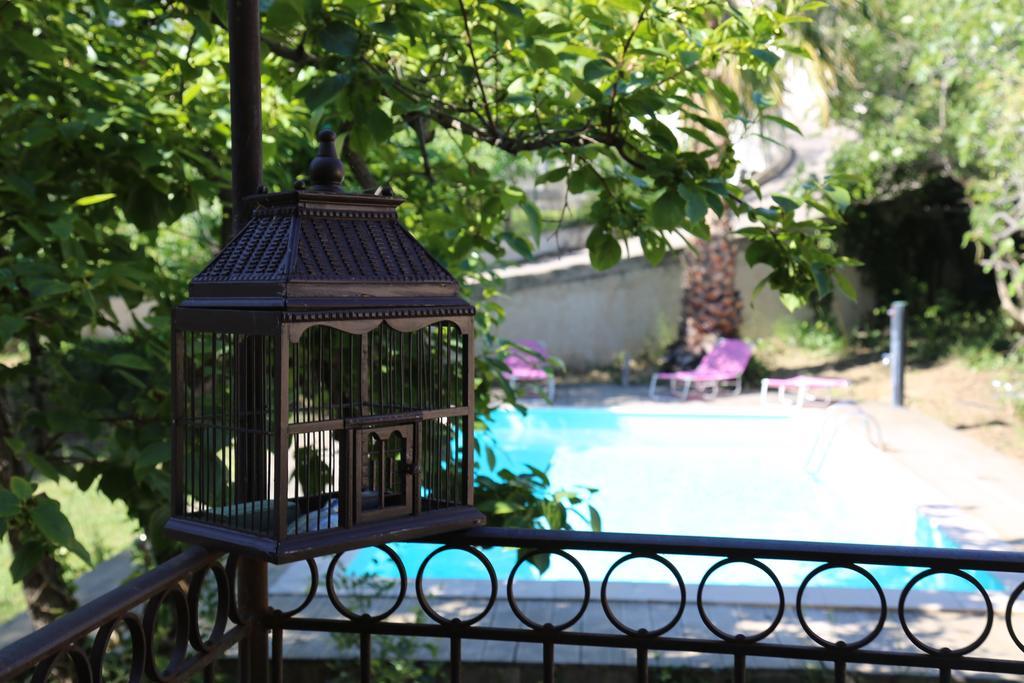 Maison d'hôtes La Bastide Bleue *